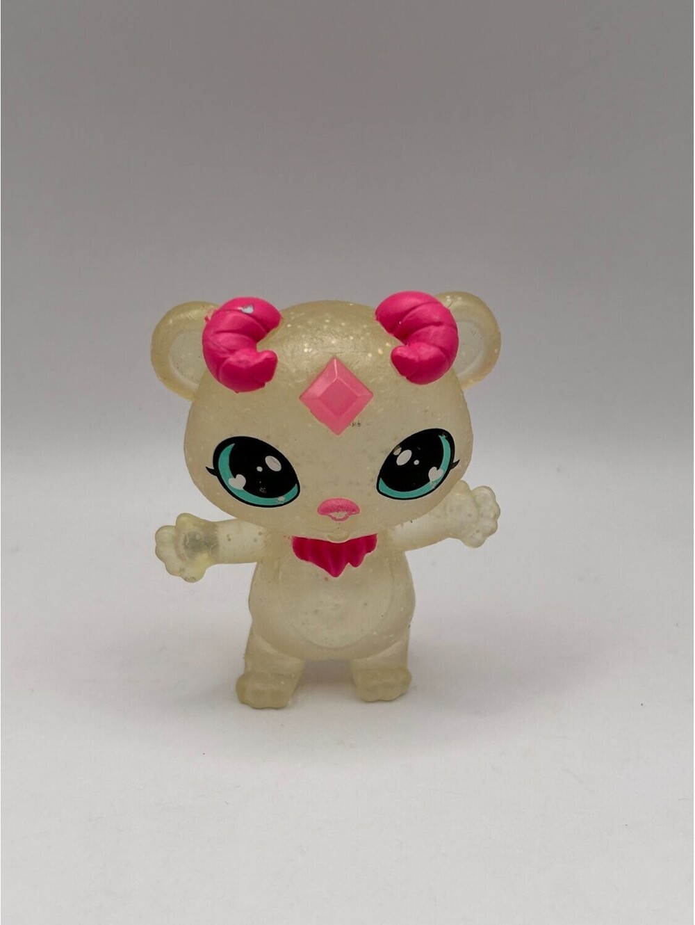 Moose Toys Glitzi Globes Bear Mini Figure Cream Pink Ears